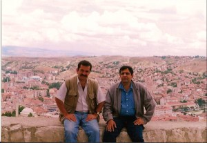 Turkiyalik jurnalist Kamol Chapraz bilan