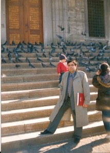 1993 yil.Istanbul.Eminonu.Yeni jami yonida. E'tibor qiling, eshik yopiq.